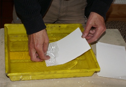 2) Bttenpapier wssern
